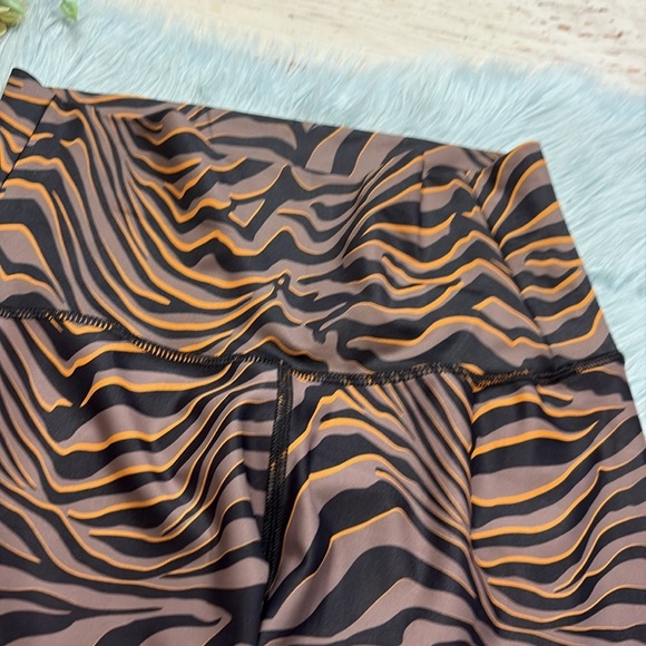 CHRLDR Brown Black Zebra Print High Waist Leggings sz L - Picture 3 of 9